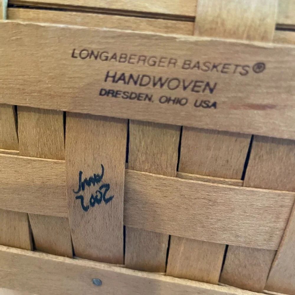 Longaberger 2002 Bee Basket with Protector, Fabric Liner & Handles